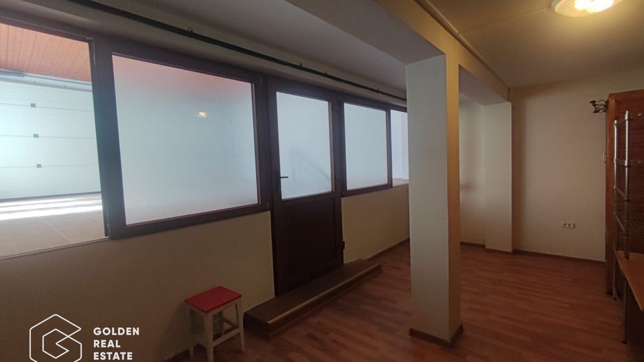 Casa solida, spatiu interior mare, zona Micalaca - Poză 9