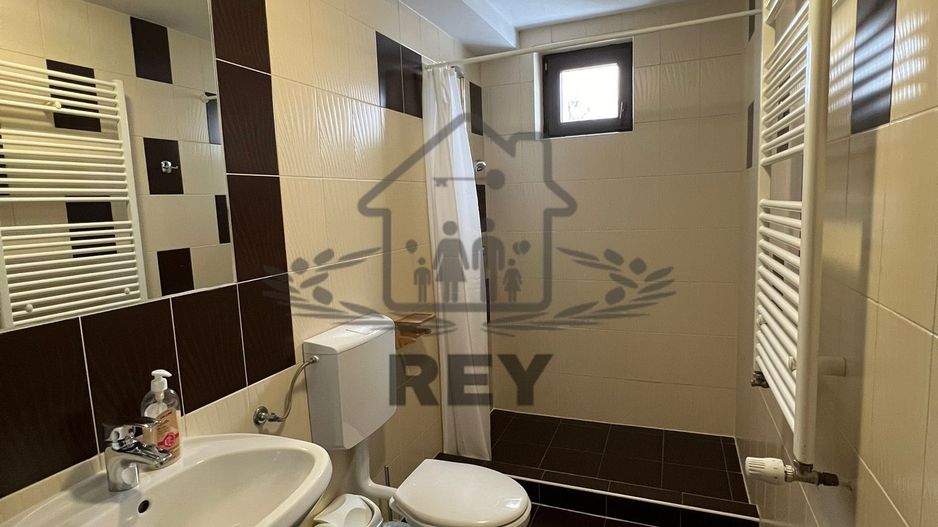 Vila / Hotel de vânzare în Păltiniș - Poză 9