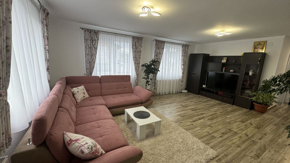 Casă de vânzare în localitatea Nazna - Poză 4