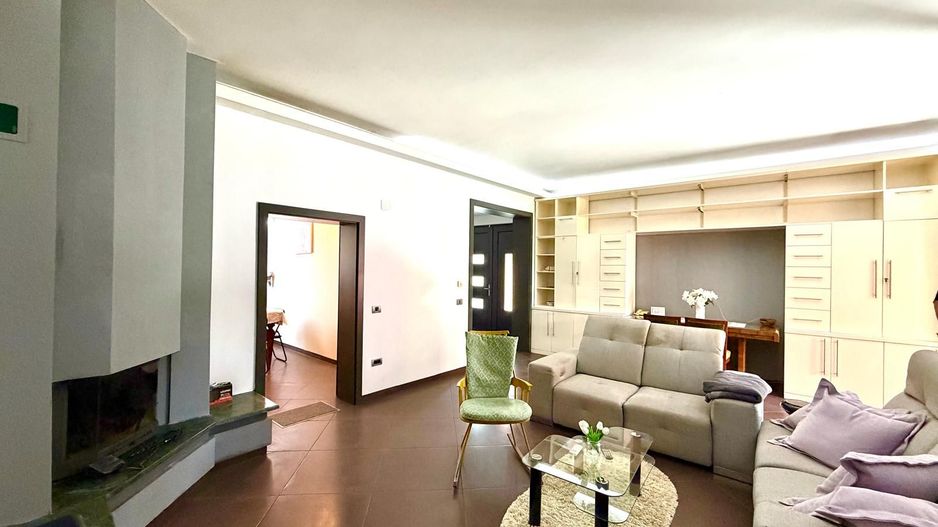 Vila cu 4 camere cu lift, jacuzzi și terasă panoramică tip penthouse - Poză 5