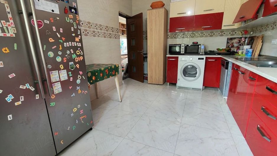 Vila 4 camere in  Bragadiru,(6 minute pana in Prelungirea Ghencea) - Poză 4