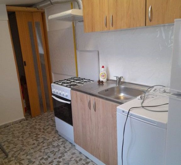 Dristor, Piata Ramnicu Sarat, casa - Poză 7