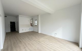 Comision 0. Gradina proprie 77 mp. Loc de parcare. - Poză 2