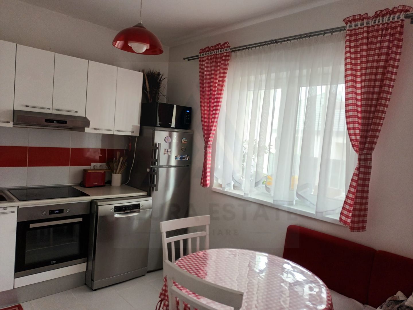 Casa individuala 5 camere 150 mp utili si teren 460 mp in Cristian - Poză 3