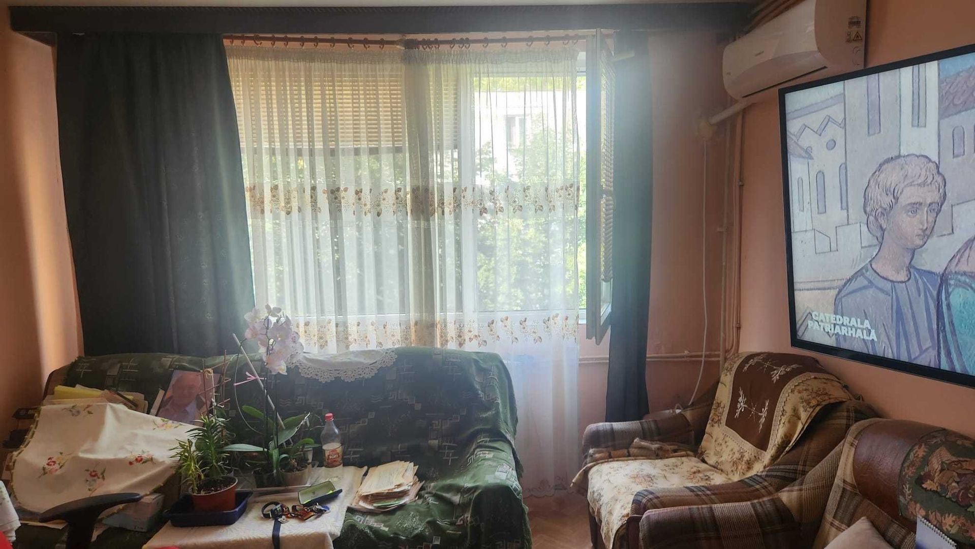 Vanzare Apartament 3 camere, 64 mp, centrală proprie, boxă 17 mp, lângă metrou - Poză 1