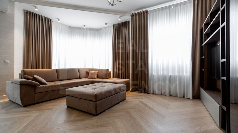 Chirie, apartament, 2 camere, str. București, Centru - Poză 2