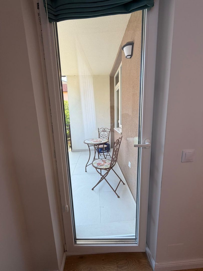 Apartament 3 camere, 2 bai, balcon, etaj intermediar, parcare - Poză 14
