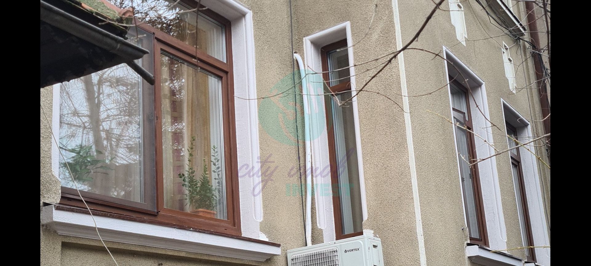 Apartament in vila cu gradina - Poză 1