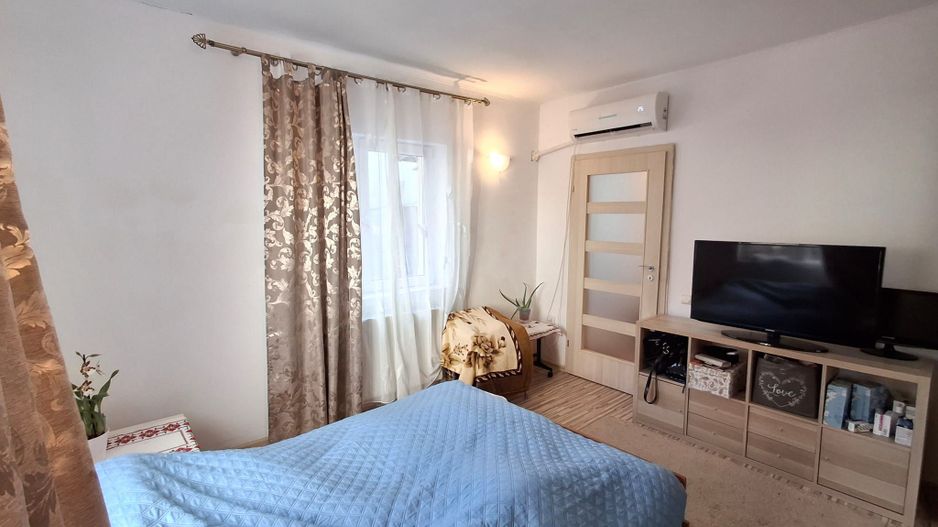 Casa de vanzare 3 camere Zona  Timpuri Noi - Poză 4