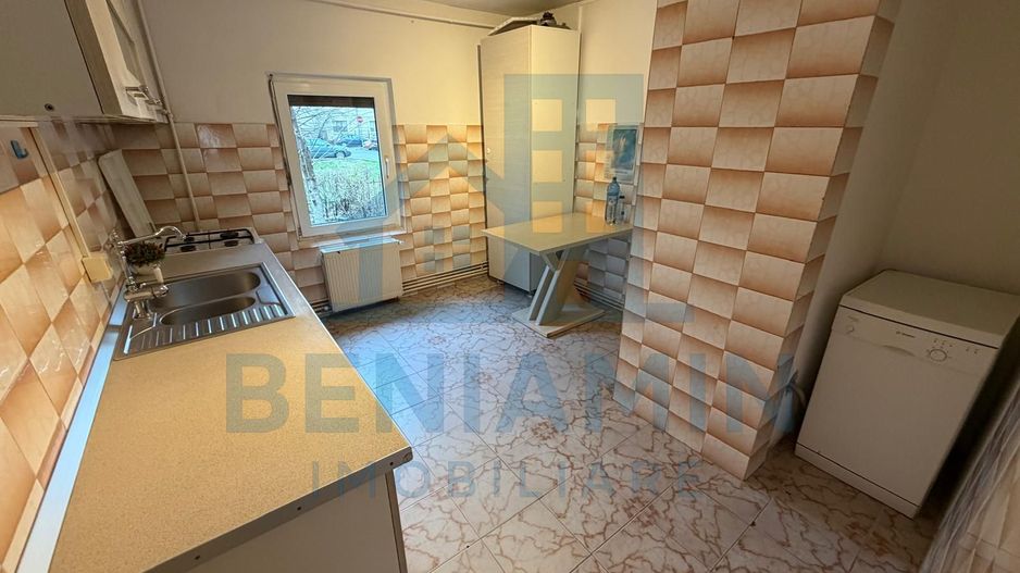 3 Decomandate-Parter-Loc parcare-2 bai-1990-Boxa-Florilor-64mp-Liber - Poză 4