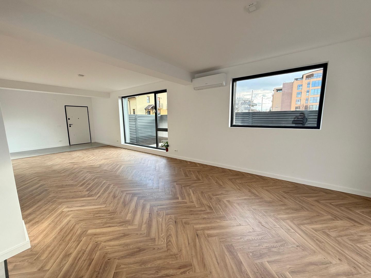 Vila complet finisata | Sauna | Cambridge School - Poză 5