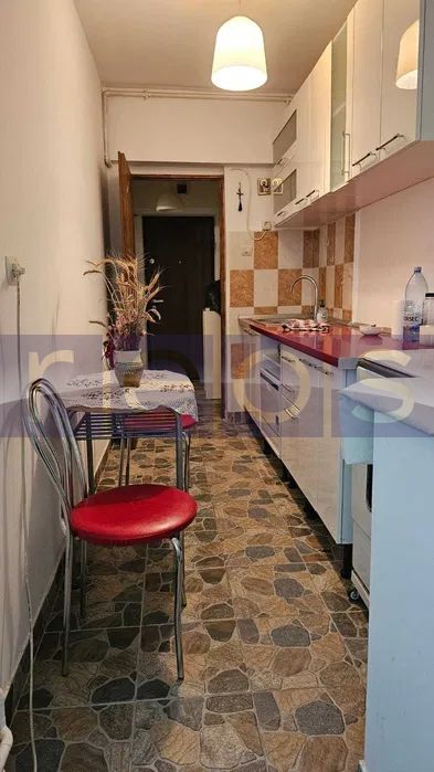 VANZARE APARTAMENT 2 CAMERE 50MP SEMIDECOMANDAT VATRA LUMINOASA MEGA MALL - Poză 4