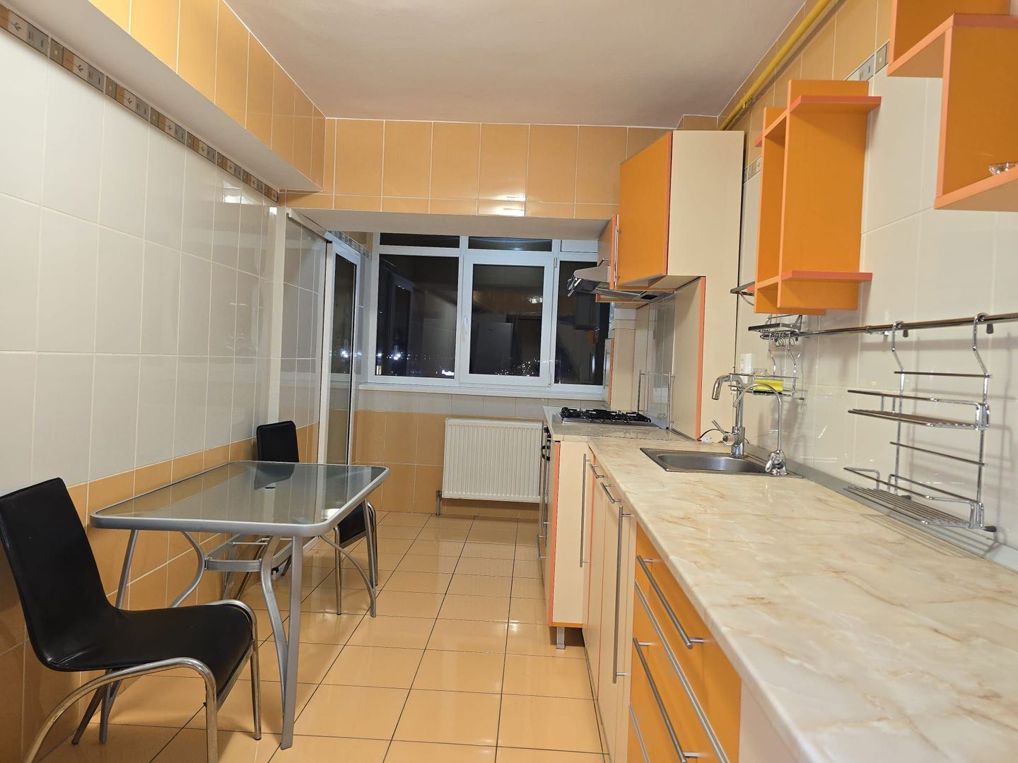 De inchiriat apartament cu 3 camere, Ultimul Leu, 600 Euro - Poză 2