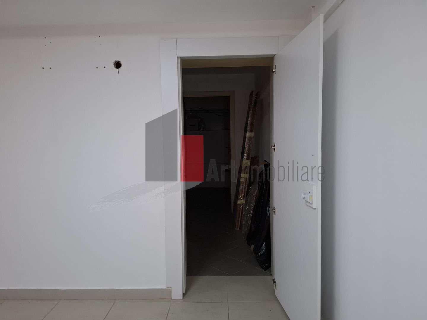 Spatiul "NESTALAN", complex comercial, Gara de Est - Poză 14