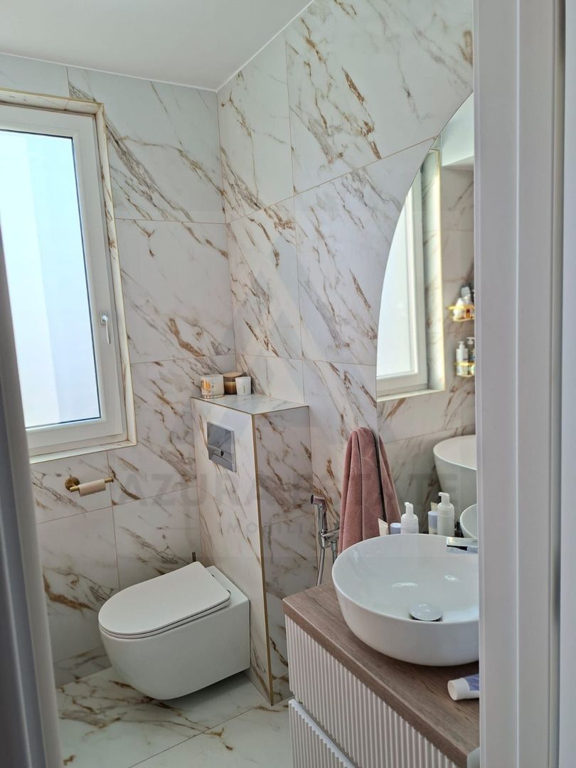 Casa moderna 4 camere 2 bai si curte libera 220 mp pe Calea Cisnadiei - Poză 8