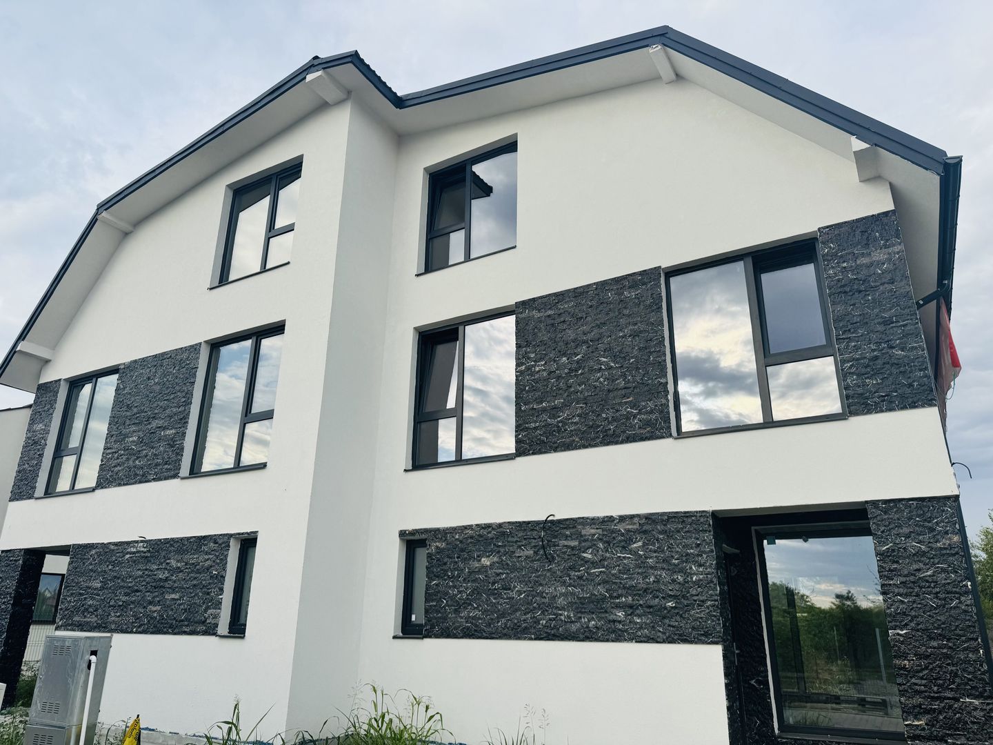 Vila Moderna 5 camere, TOATE Utilitatile 0% comision - Poză 2