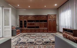 Locuință spațioasă cu grădină mare în Aradul Nou, calea Timișorii - Poză 2