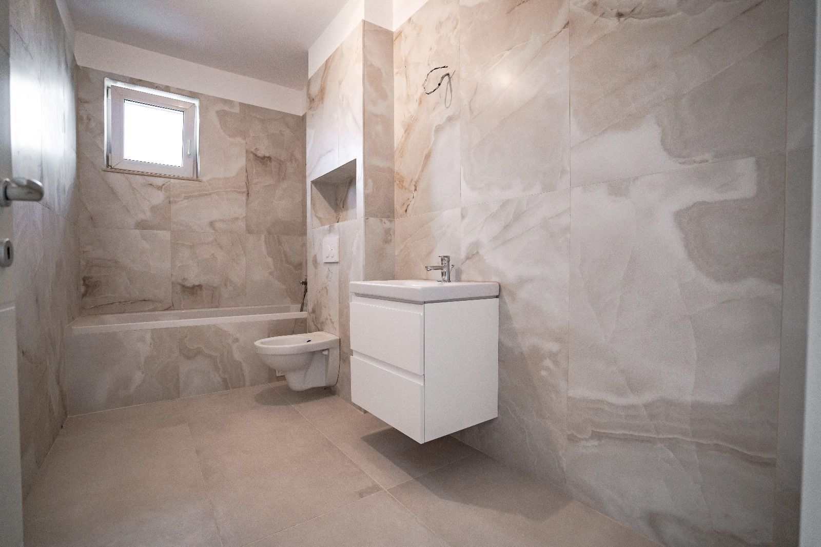 Ultima!!  Vila Otopeni 4 camere TOATE utilitatile - Poză 5