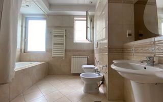 APARTAMENT SPATIOS CU 3 CAMERE LA INCHIRIERE IN ZONA PRIMAVERII - Poză 4