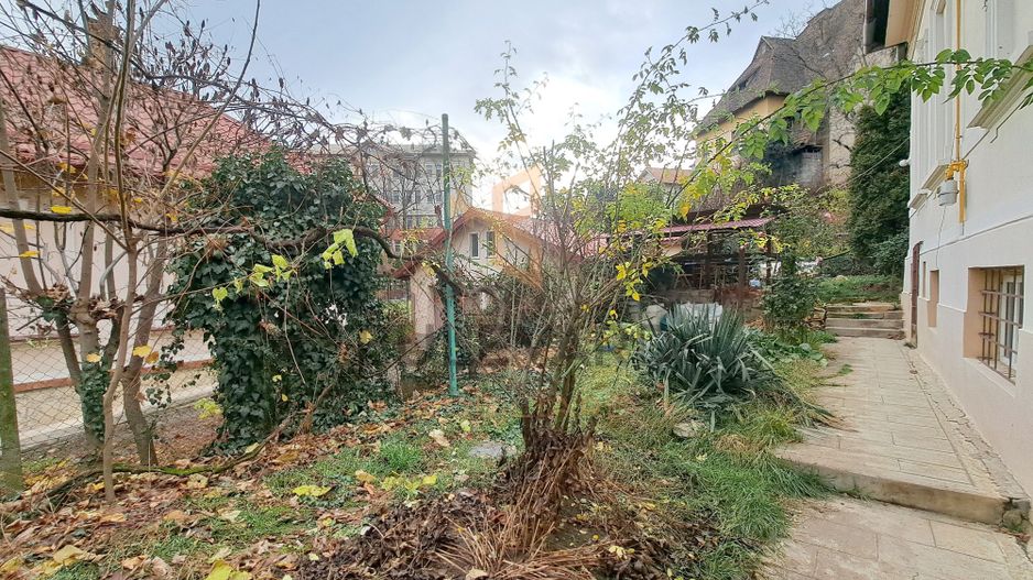 Apartament 2 camere la casa, curte si garaj! zona centrala! - Poză 2