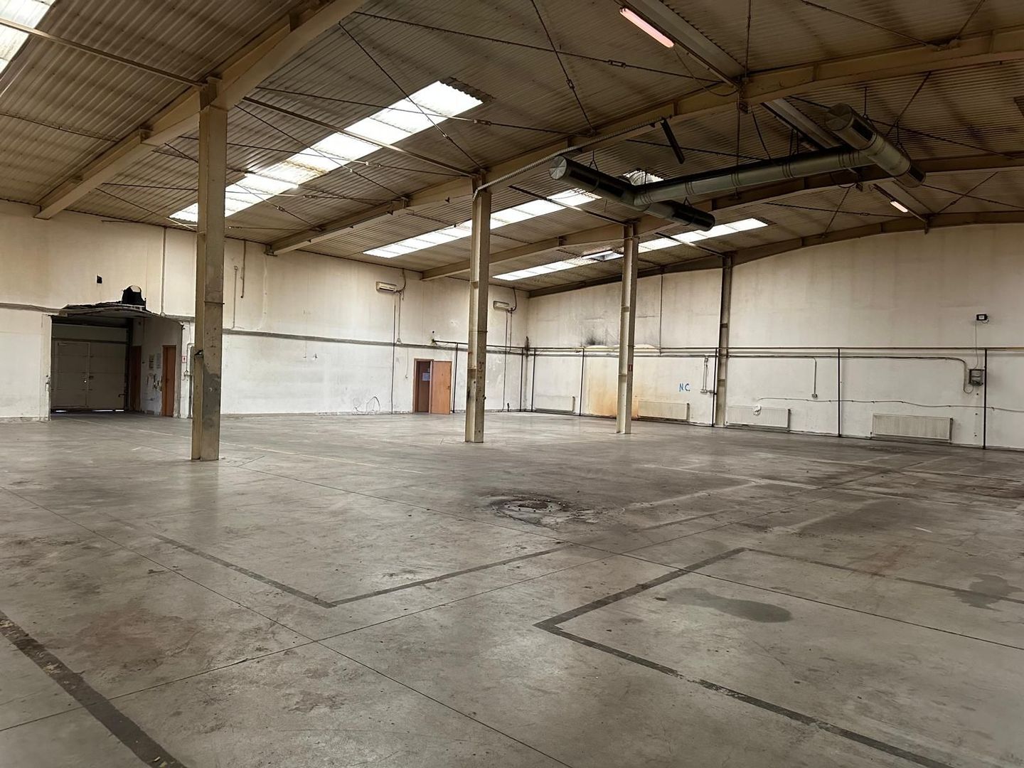 Inchiriere hala industriala  596 mp Arad, zonă centrală - Poză 2