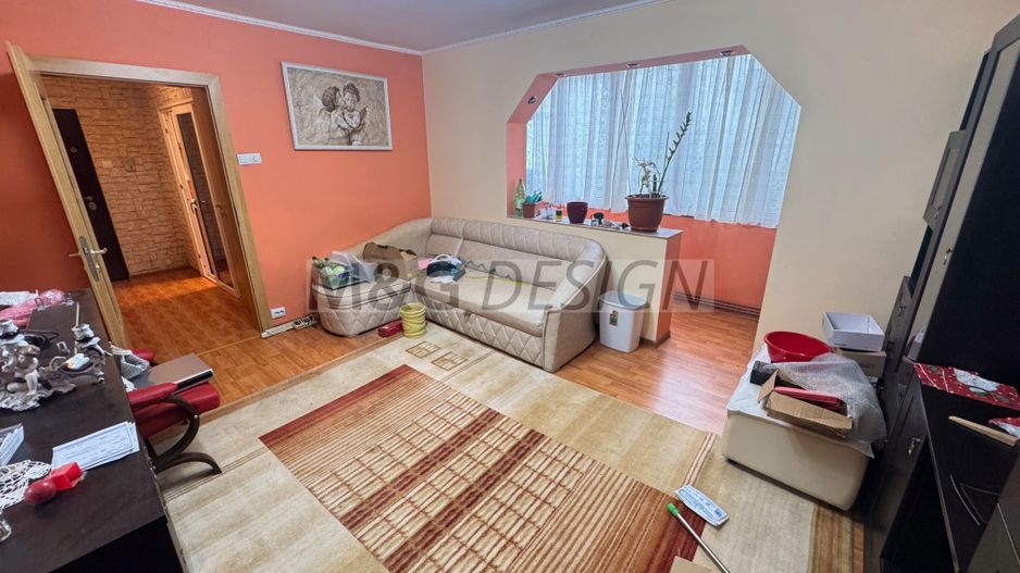 3 camere decomandat zona Girocului  etaj 1 CENTRALA, CLIMA - Poză 1