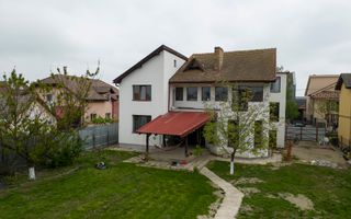 Vilă cu 8 camere în Săcălaz, zonă Centrală - Poză 1