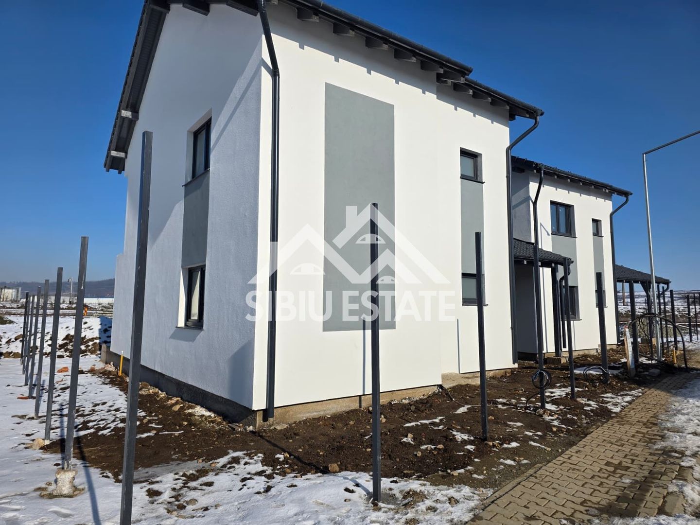 Casa cu carport si terasa, Selimbar, Sibiu - Poză 3