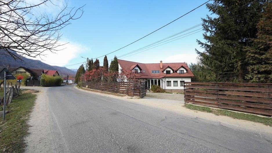 Vilă spațioasă de vânzare în Predeluț, Bran | 2000mp - Poză 52