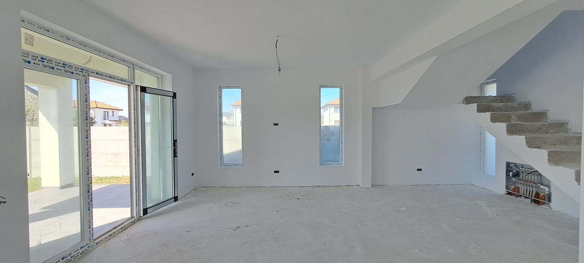 Casa / Vila individuala Dragomiresti Deal, cu utilitati, statii STB - Poză 3