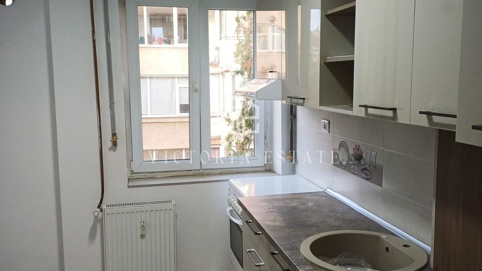 3 camere ultra central - Poză 1