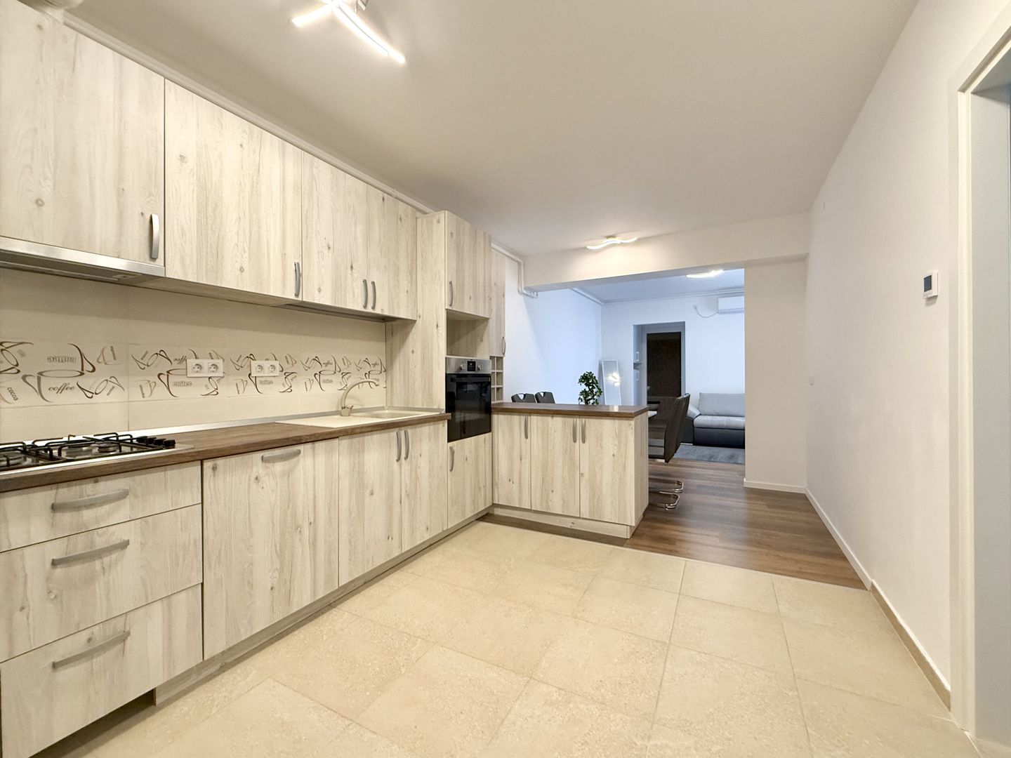 Apartament 3 camere, zona Lipovei, lângă pădure - Poză 7