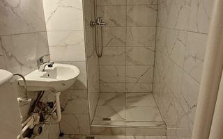 Garsoniera Craiovei etaj intermediar in bloc de apartamente - Poză 7