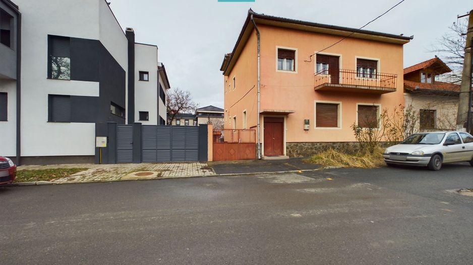 Vilă pe strada 9 Mai, Romanilor - Poză 1