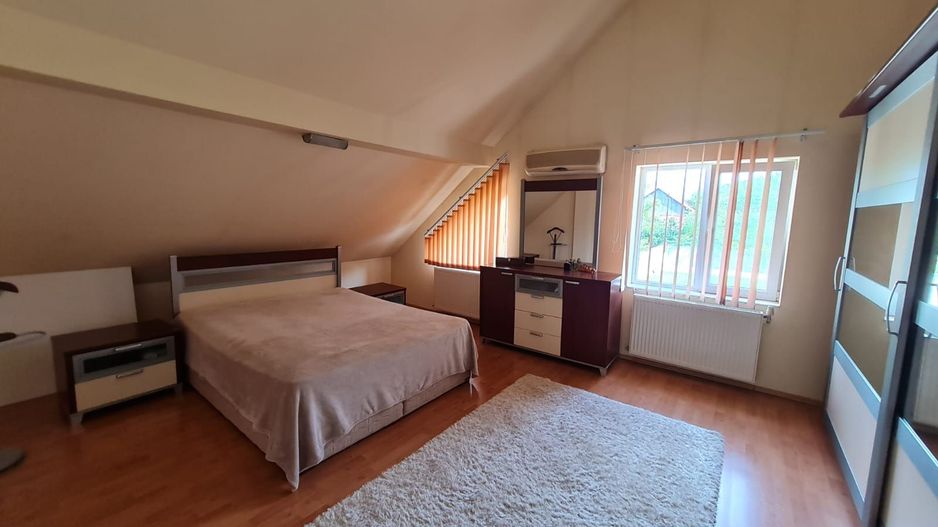 Casă cu teren generos pretabila pentru afacere - Poză 11