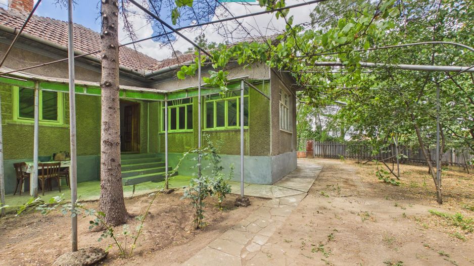 Casă cu 4 camere și teren de 4227mp în Curtici - Poză 26
