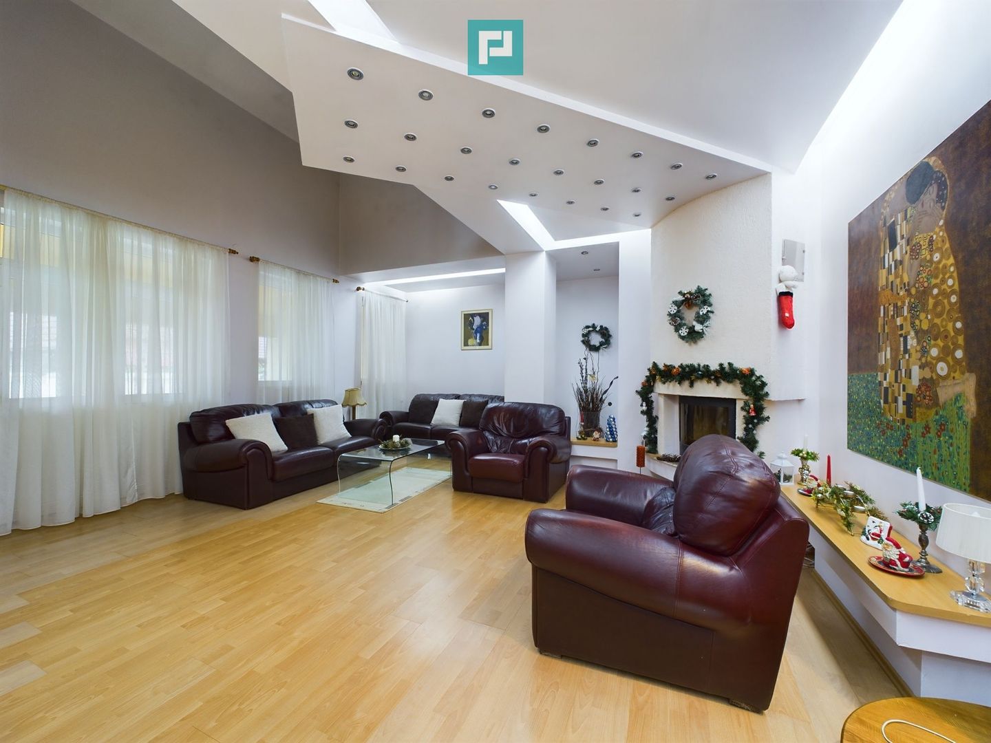 Casă situată Central în Dumbrăvița - Poză 6