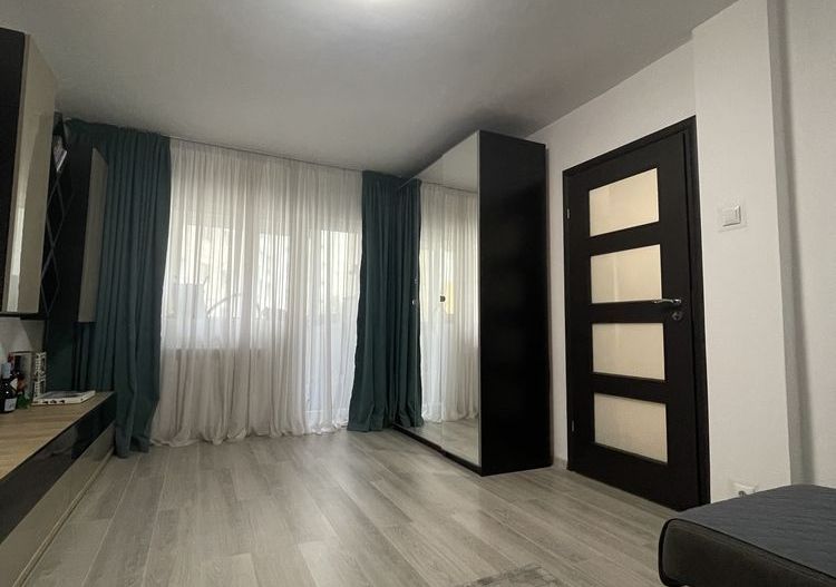 Apartament 2 camere decomandat  in zona Iancului, renovat complet - Poză 2