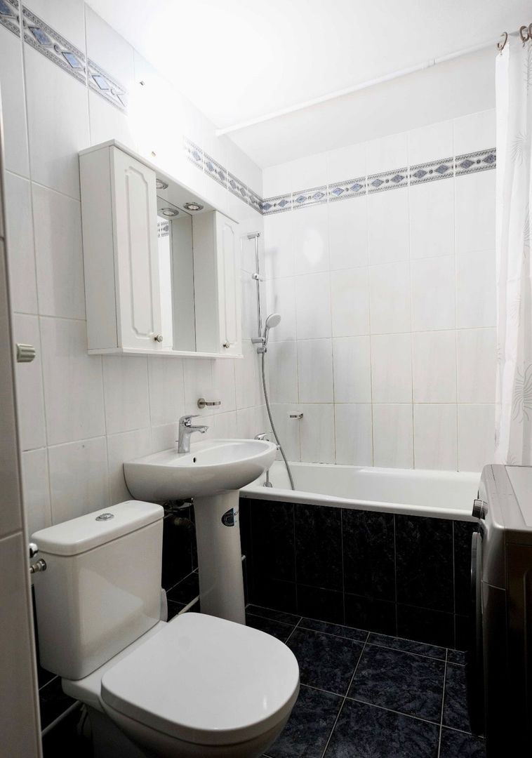 AP. 2 CAMERE VITAN, BUCATARIE INCHISA, RENOVAT, MOBILAT/UTILAT - Poză 4