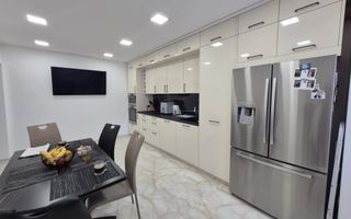 COMISION 0 | Apartament 3 camere | etaj 2 | modern | zona Micro 1 - Poză 1
