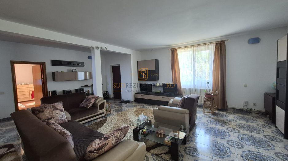 Vilă P+M | 254 mp | 1.094 mp teren | 25 ml DN5 | 1 Decembrie | 320.000 - Poză 3