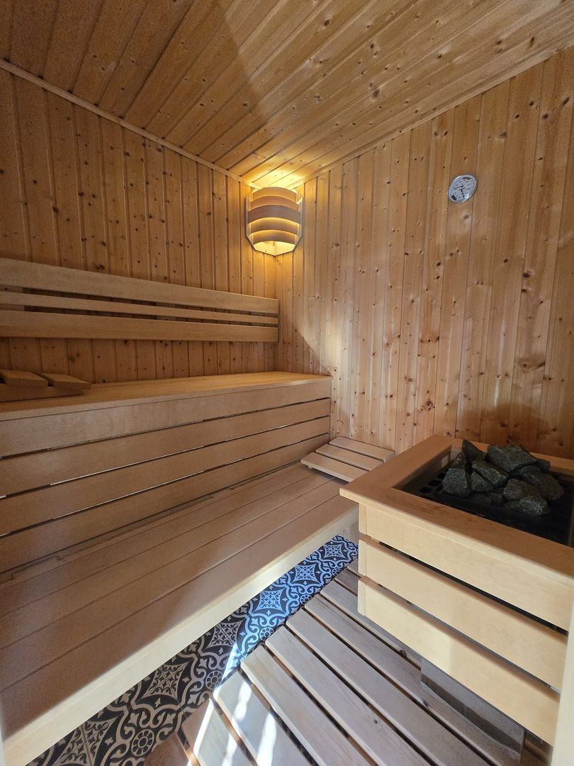 VILA CU SPA PRIVAT SI TEREN GENEROS IN TUNARI - Poză 8