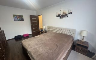 Apartament cu 3 camere, 70 mp, decomandat, garaj, Zona Fortuna - Poză 3