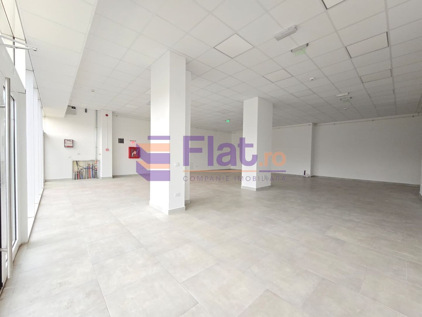 Spațiu comercial în zonă cu vad – Tractorul Coresi - Poză 4