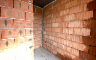 COMISION 0, CASĂ LA ROSU IN SACALAZ, 5 Camere, 107mp Utili, 300mp Teren - Poză 8