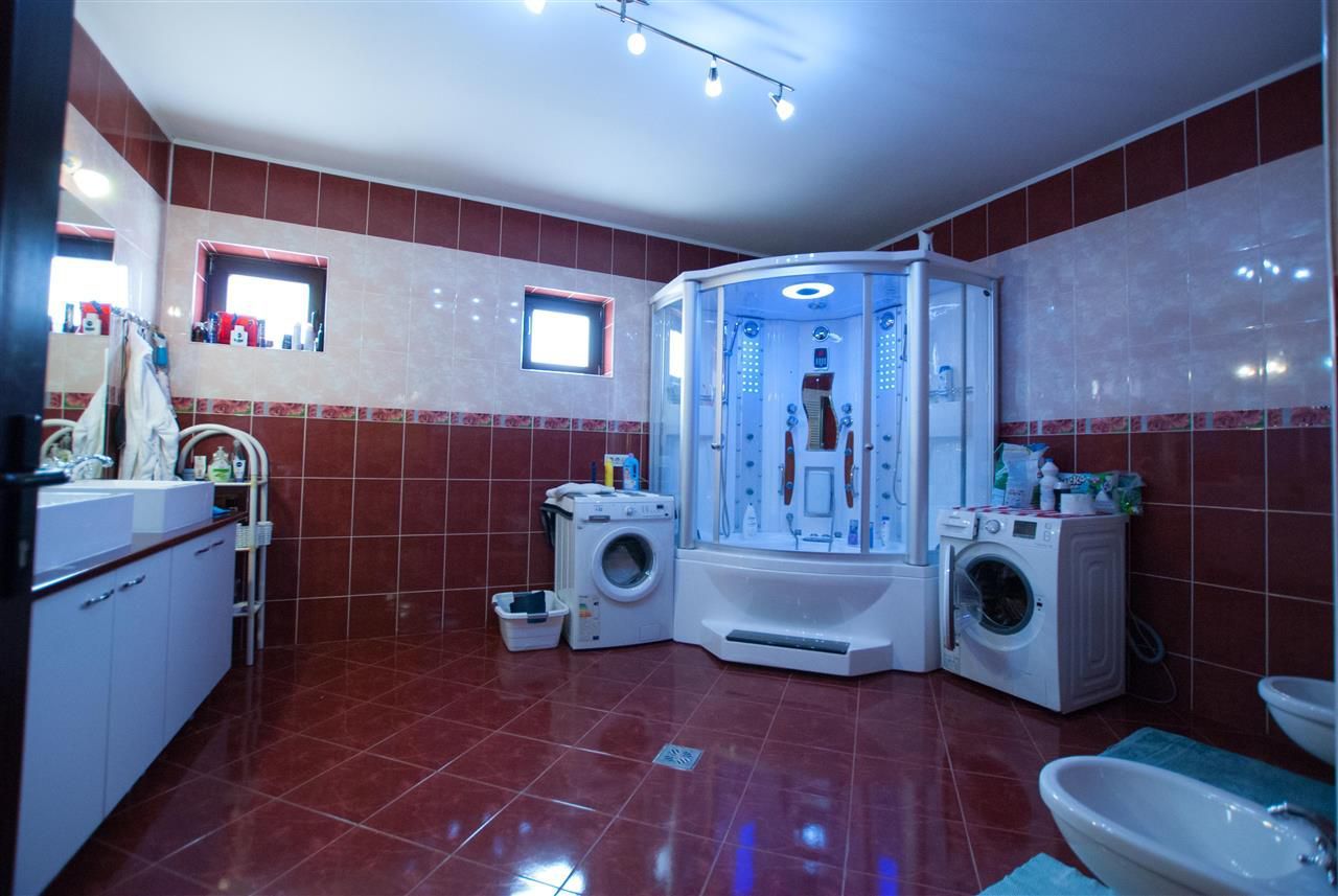 Casa 15 camere 846 mp utili 720 mp teren - Poză 6