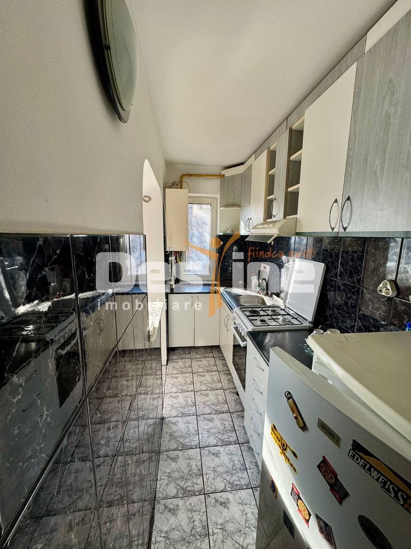 Podu Ros - Apartament 3 camere semidecomandat, MOBILAT și UTILAT - Poză 9