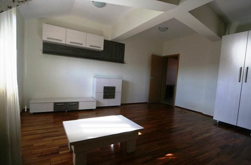 Apartament cu 2 camere de închiriat - Poză 1