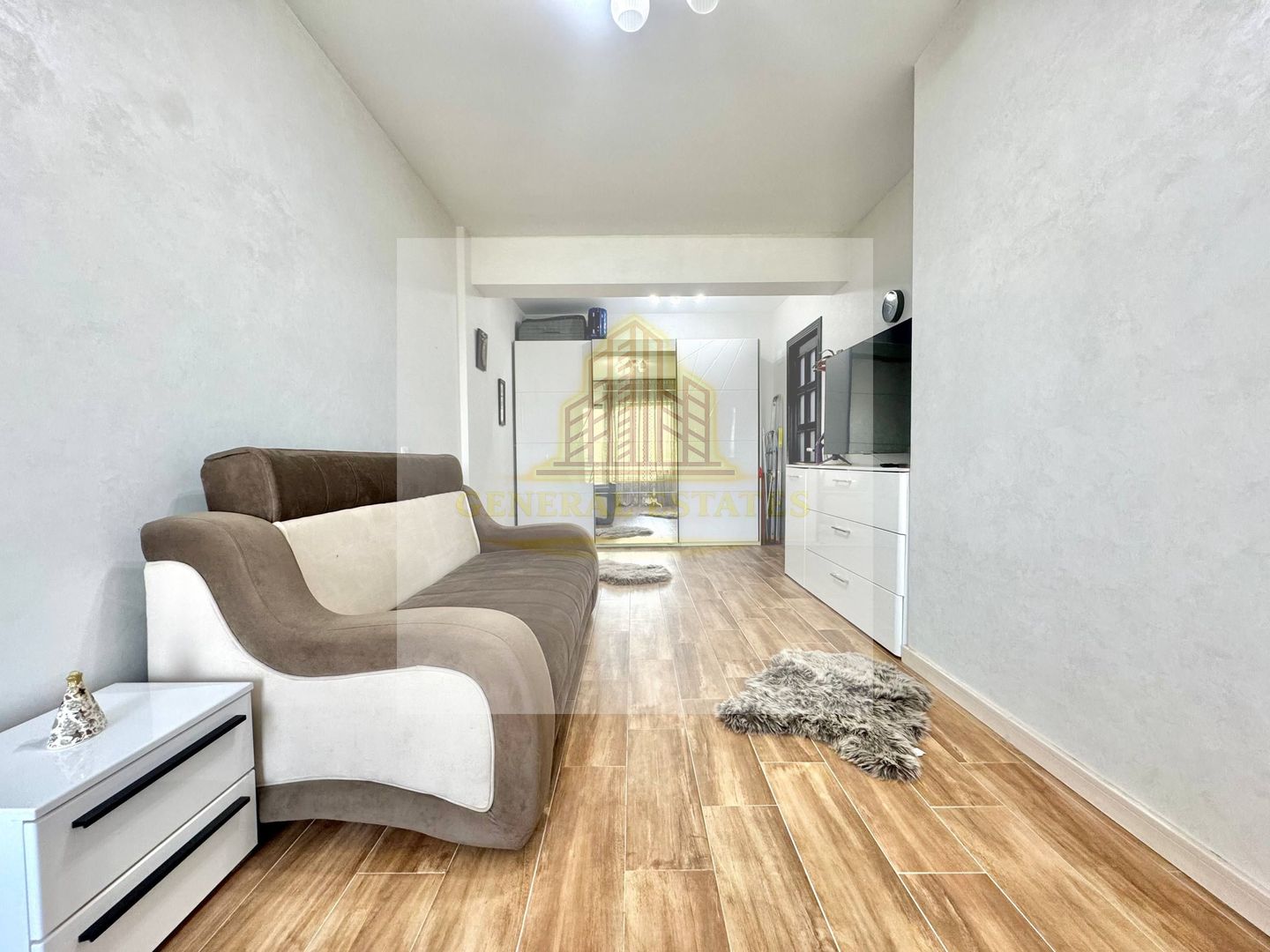 Vânzare apartament cu 2 camere, 67 m.p. - Complexul Royal Town. - Poză 3