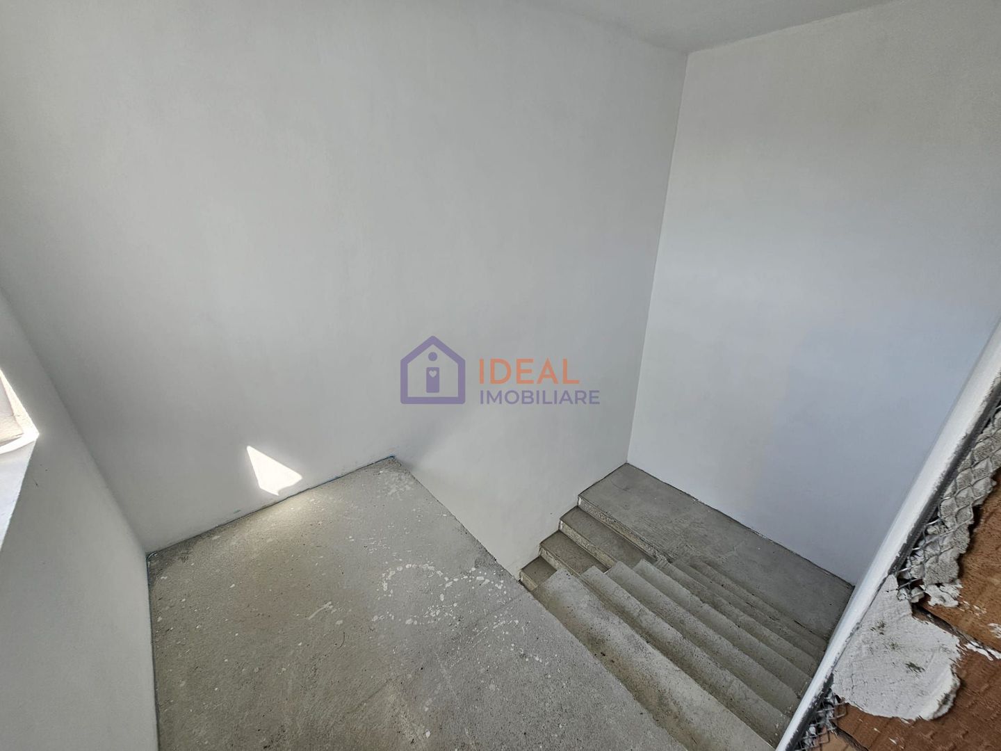 Casa cu 5 camere si vedere panoramica, in Cisnadie - Poză 14